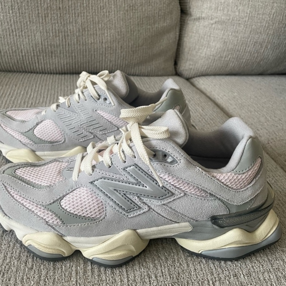 New Balance 9060 Women's Sneakers